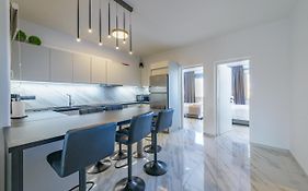 Theotokopoulos Park Renovated Apartment